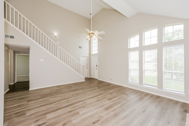 2,285/Mo, 300 Stone Creek Blvd Glenn Heights, TX 75154 Living Room View 2