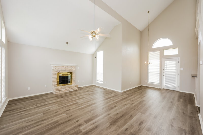 2,285/Mo, 300 Stone Creek Blvd Glenn Heights, TX 75154 Living Room View 3