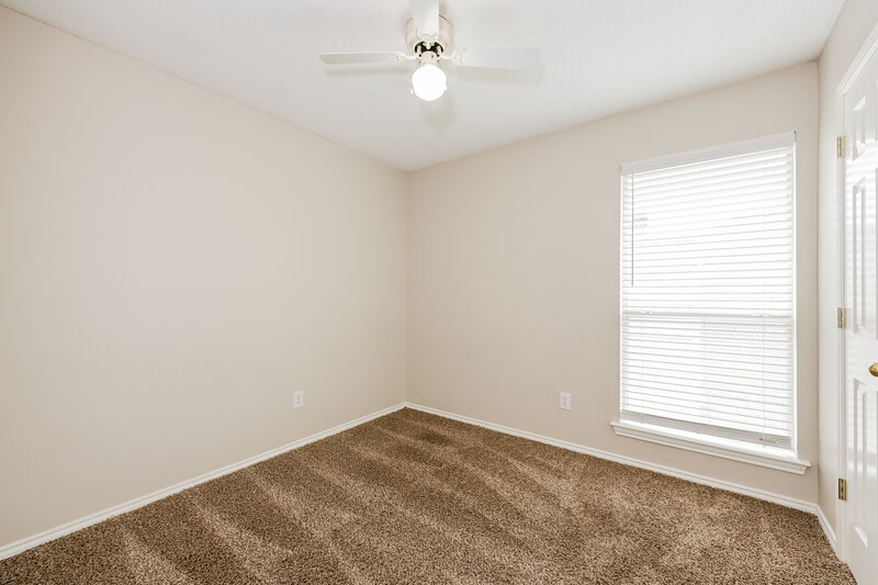 2,285/Mo, 300 Stone Creek Blvd Glenn Heights, TX 75154 Bedroom View