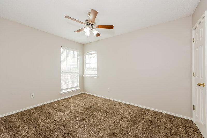 2,285/Mo, 300 Stone Creek Blvd Glenn Heights, TX 75154 Bedroom View 2