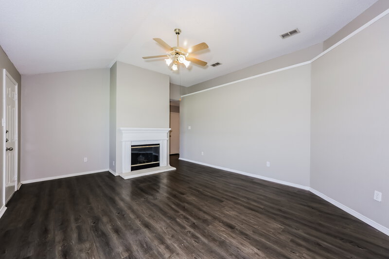 1,945/Mo, 10501 Shadywood Fort Worth, TX 76140 Family Room View