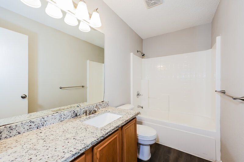1,945/Mo, 10501 Shadywood Fort Worth, TX 76140 Bathroom View