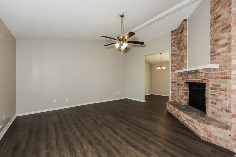 2,070/Mo, 456 Matterhorn St Cedar Hill, TX 75104 Living Room View