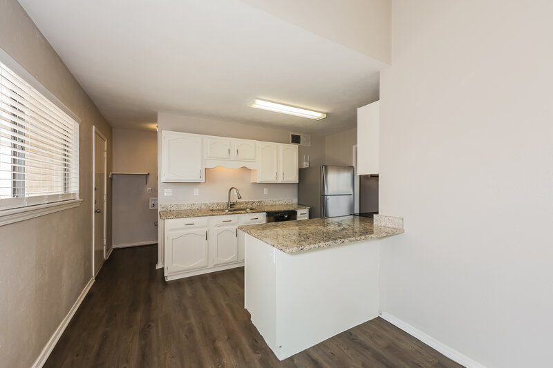 2,070/Mo, 456 Matterhorn St Cedar Hill, TX 75104 Kitchen View 3