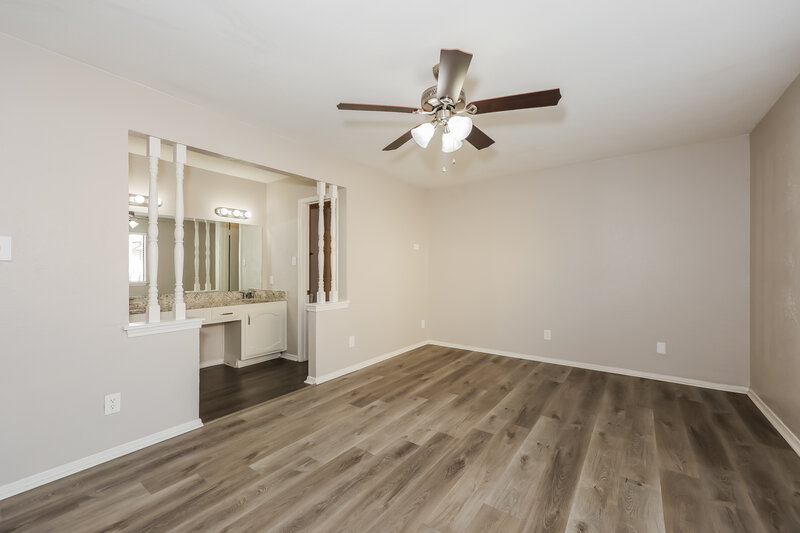 2,070/Mo, 456 Matterhorn St Cedar Hill, TX 75104 Main Bedroom View