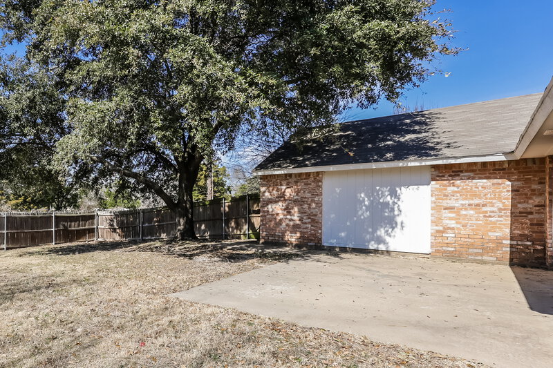 2,070/Mo, 456 Matterhorn St Cedar Hill, TX 75104 Rear View