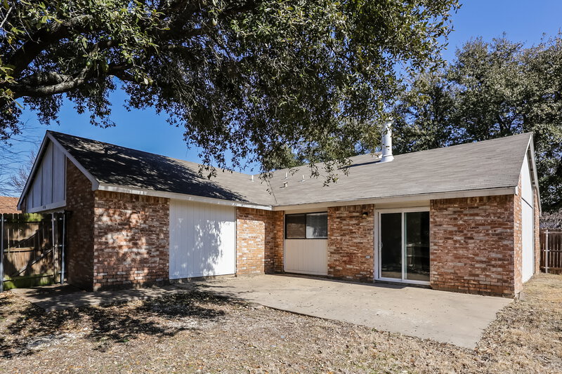 2,070/Mo, 456 Matterhorn St Cedar Hill, TX 75104 Rear View 2
