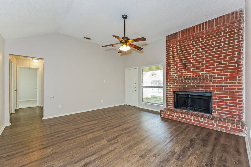 2,160/Mo, 2605 Hartford Ln Lancaster, TX 75134 Living Room View