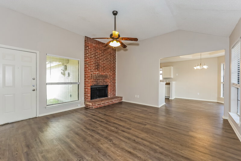 2,160/Mo, 2605 Hartford Ln Lancaster, TX 75134 Living Room View 2