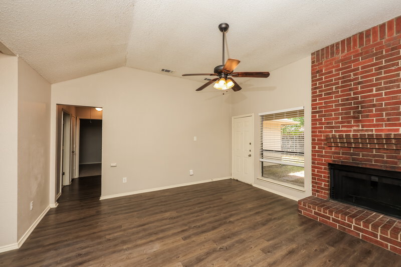 1,970/Mo, 2605 Hartford Ln Lancaster, TX 75134 Living Room View 3