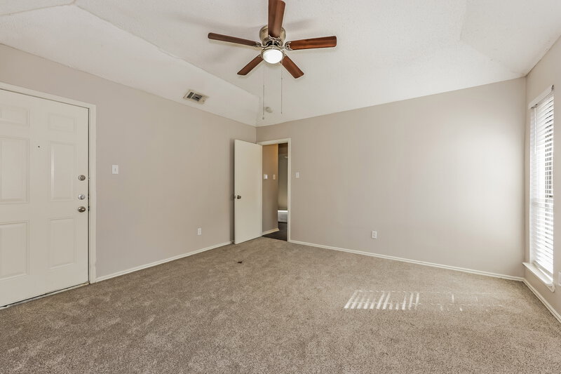 2,160/Mo, 2605 Hartford Ln Lancaster, TX 75134 Main Bedroom View 2
