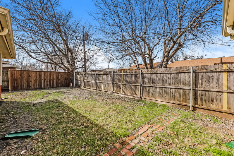 2,160/Mo, 2605 Hartford Ln Lancaster, TX 75134 Rear View