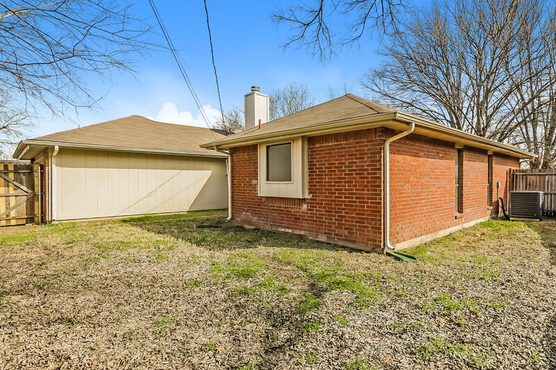 2,160/Mo, 2605 Hartford Ln Lancaster, TX 75134 Rear View 2
