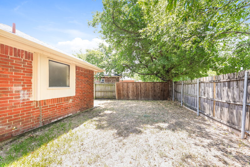 1,970/Mo, 2605 Hartford Ln Lancaster, TX 75134 Rear View
