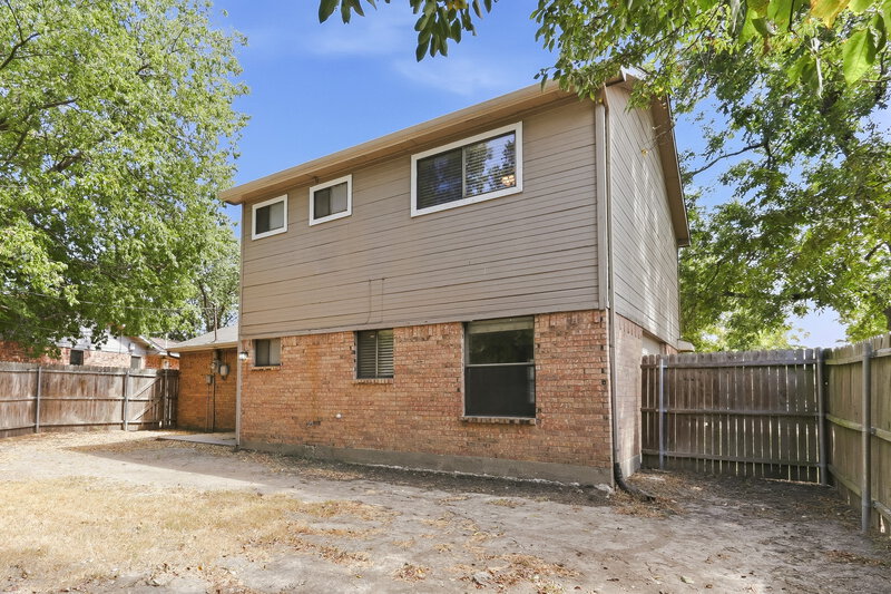 1,920/Mo, 1513 Longshadow Lane Mesquite, TX 75149 Rear View
