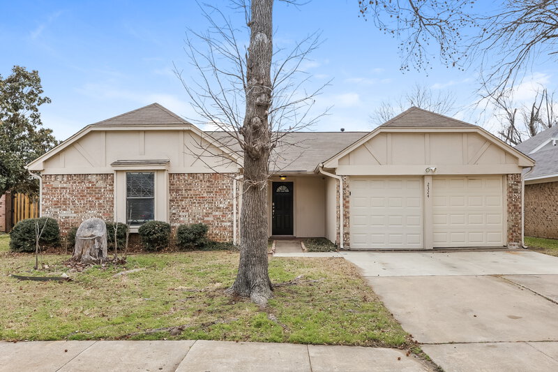 1,980/Mo, 2324 Brookdale Dr Arlington, TX 76014 External View
