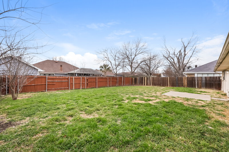 1,980/Mo, 2324 Brookdale Dr Arlington, TX 76014 Exterior View