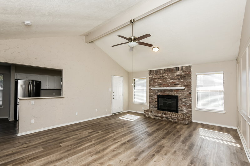1,725/Mo, 2609 S Meadow Dr Fort Worth, TX 76133 Living Room View 3