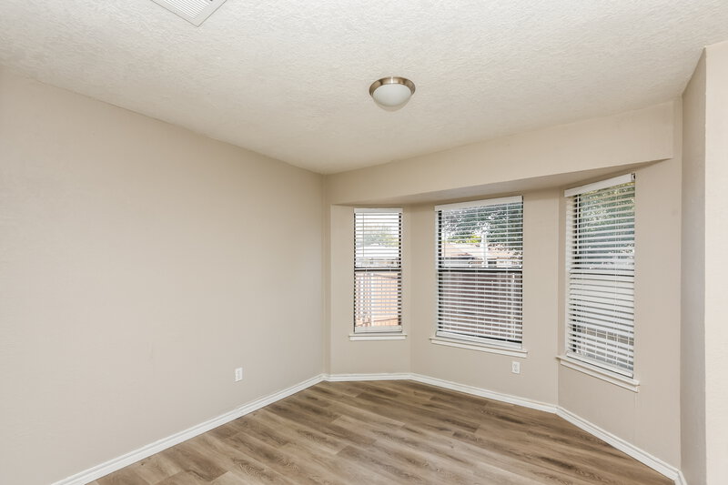 1,725/Mo, 2609 S Meadow Dr Fort Worth, TX 76133 Dining Room View