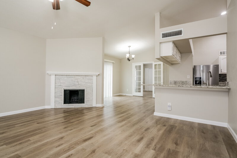 2,085/Mo, 2406 Wildbriar Dr Arlington, TX 76014 Living Room View 2