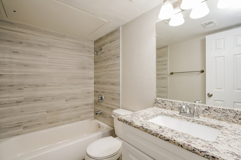 2,085/Mo, 2406 Wildbriar Dr Arlington, TX 76014 Bathroom View