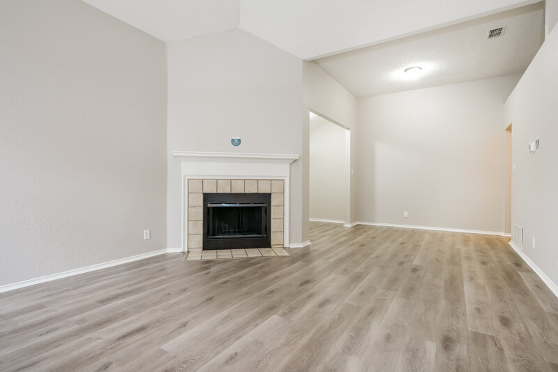 2,220/Mo, 709 Greenridge Drive Arlington, TX 76017 Living Room View
