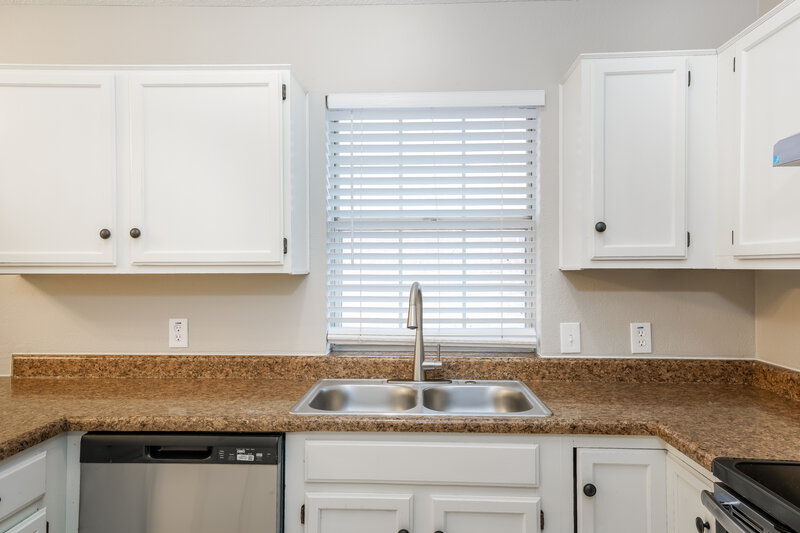 2,220/Mo, 709 Greenridge Drive Arlington, TX 76017 Kitchen View