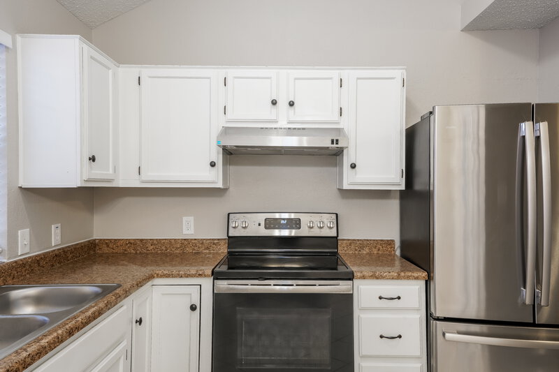 2,220/Mo, 709 Greenridge Drive Arlington, TX 76017 Kitchen View 2