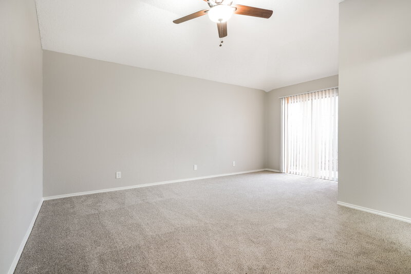 2,220/Mo, 709 Greenridge Drive Arlington, TX 76017 Main Bedroom View