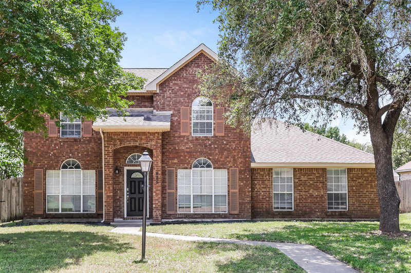 2,805/Mo, 425 Raintree Cir Desoto, TX 75115 External View