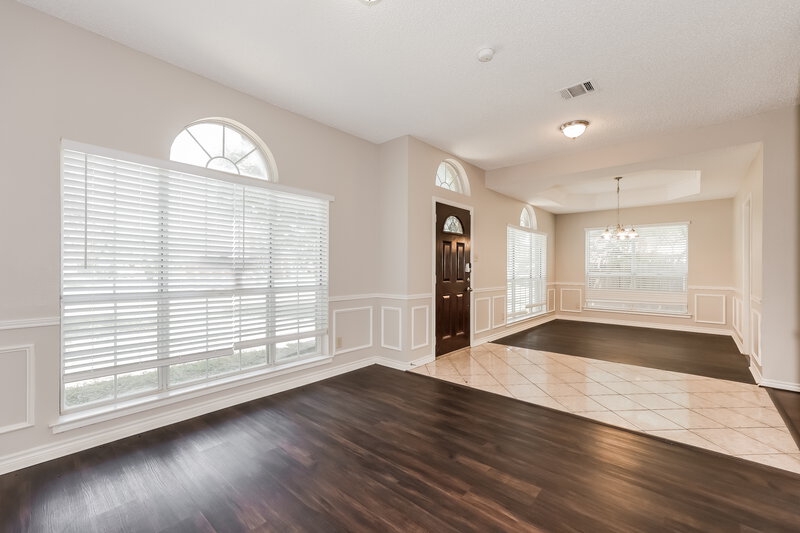 2,805/Mo, 425 Raintree Cir Desoto, TX 75115 Office View