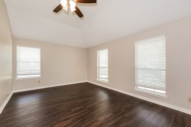 2,805/Mo, 425 Raintree Cir Desoto, TX 75115 Main Bedroom View