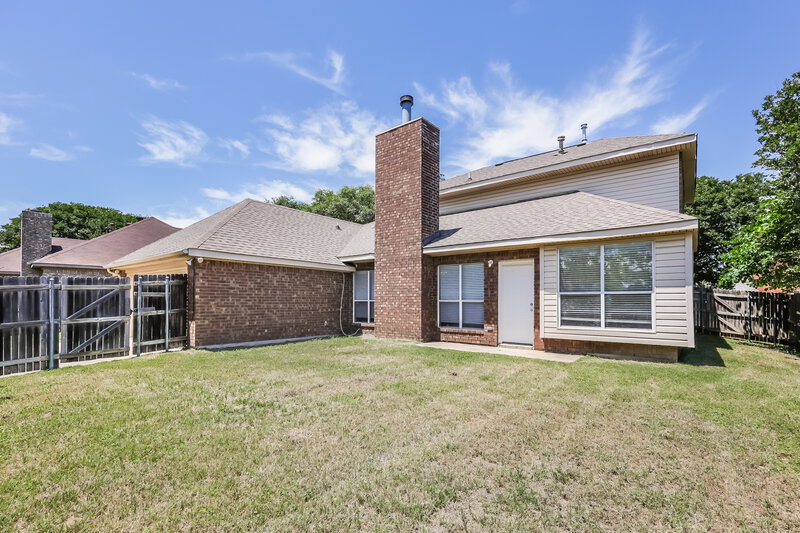 2,805/Mo, 425 Raintree Cir Desoto, TX 75115 Rear View 2