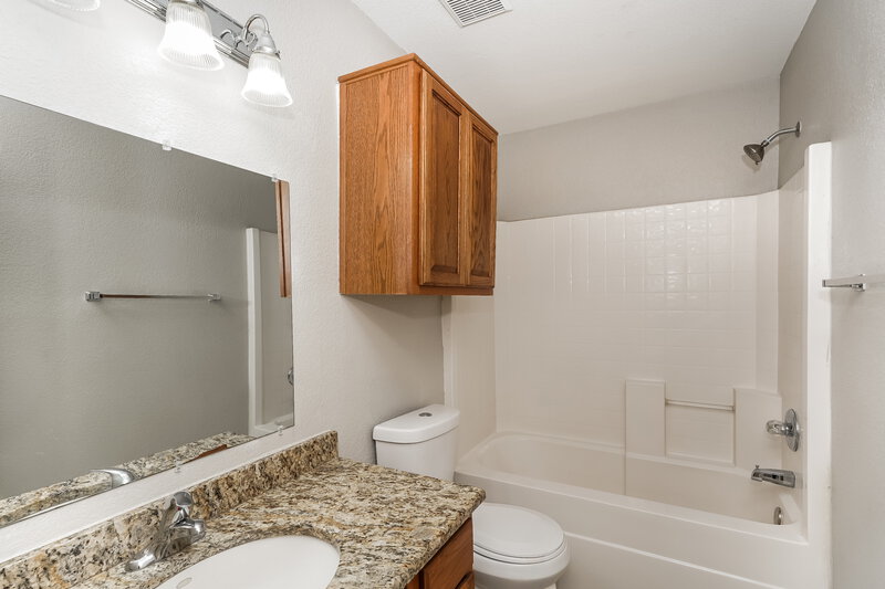 1,790/Mo, 2500 Ensenada Lane Fort Worth, TX 76108 Bathroom View