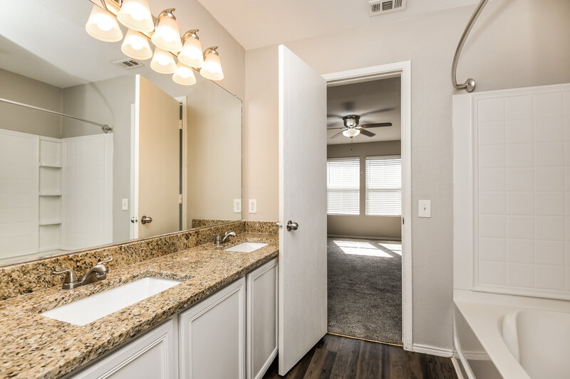 2,010/Mo, 2521 Prospect Hill Dr Fort Worth, TX 76123 Main Bathroom View 2