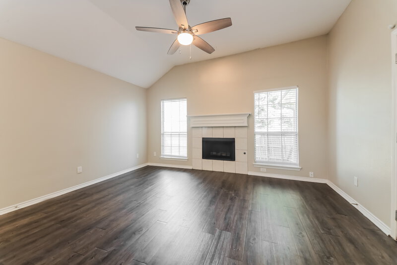 2,105/Mo, 12830 Park Hill Court Balch Springs, TX 75180 Living Room View
