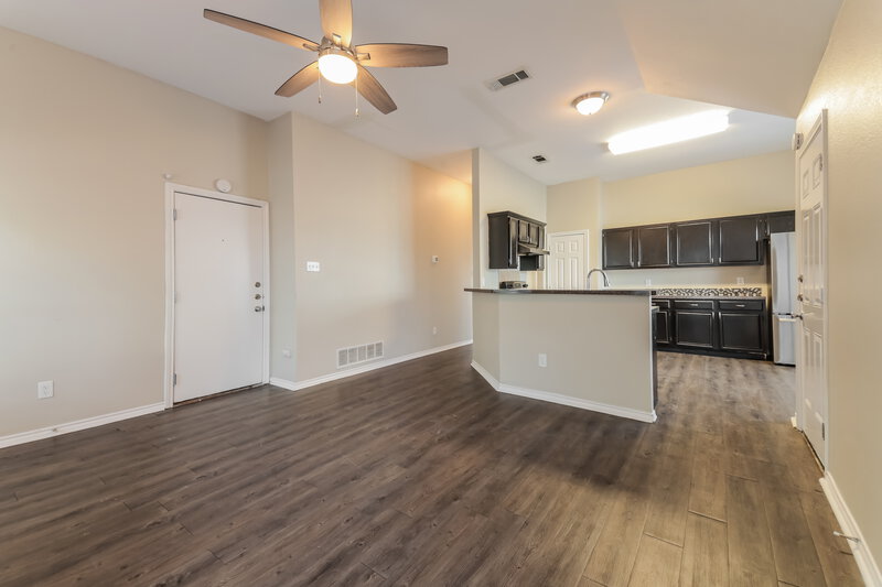 2,105/Mo, 12830 Park Hill Court Balch Springs, TX 75180 Kitchen View
