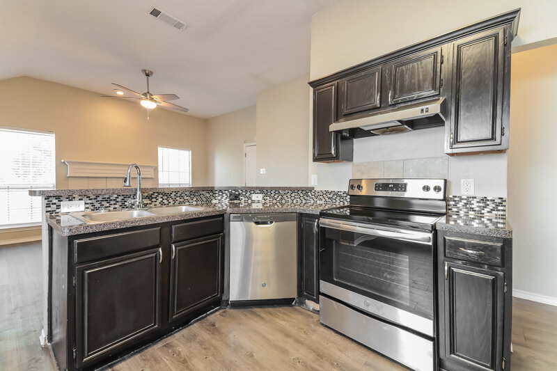 2,105/Mo, 12830 Park Hill Court Balch Springs, TX 75180 Kitchen View 3
