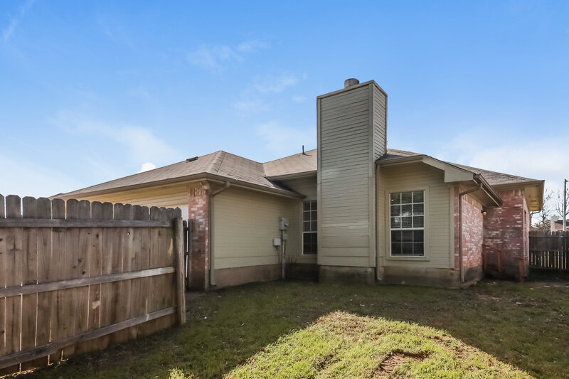 2,105/Mo, 12830 Park Hill Court Balch Springs, TX 75180 Rear View