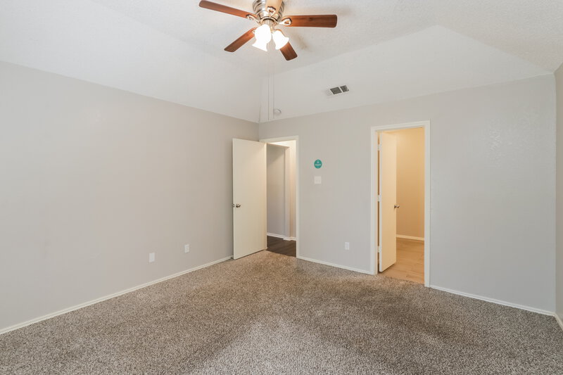 1,940/Mo, 801 Hartford Lane Lancaster, TX 75134 Main Bedroom View 2