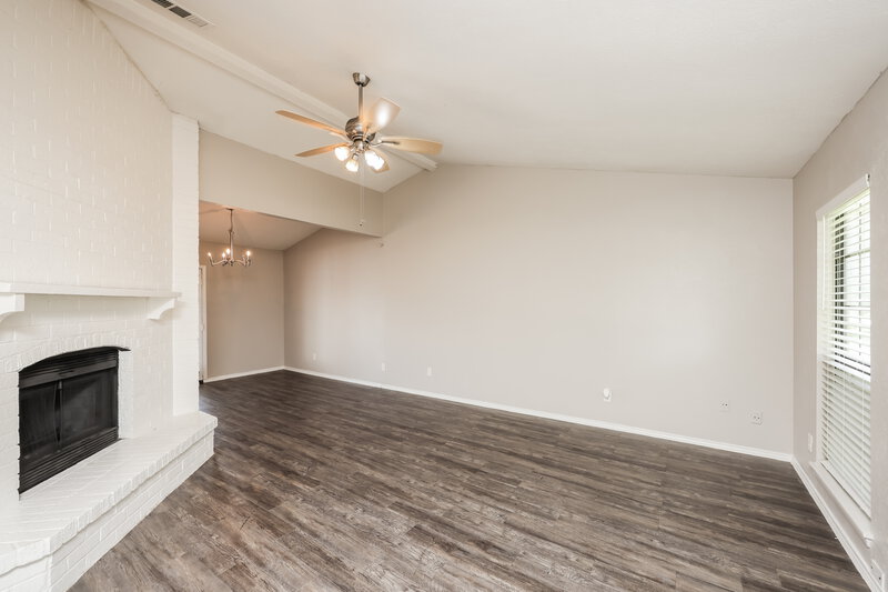 2,010/Mo, 490 Rainier Street Cedar Hill, TX 75104 Living Room View