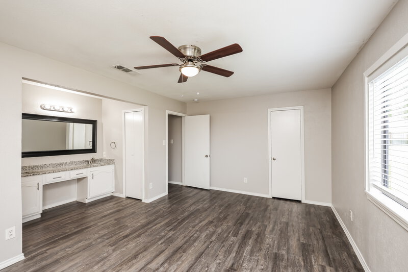 2,010/Mo, 490 Rainier Street Cedar Hill, TX 75104 Main Bedroom View 2