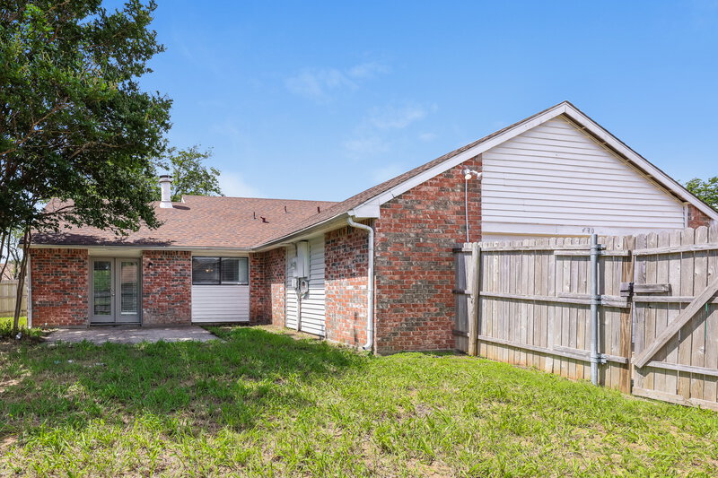 2,010/Mo, 490 Rainier Street Cedar Hill, TX 75104 Rear View
