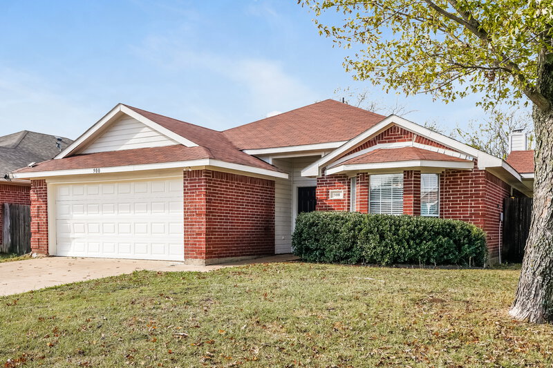 2,040/Mo, 900 Springfield Dr Cedar Hill, TX 75104 Front View