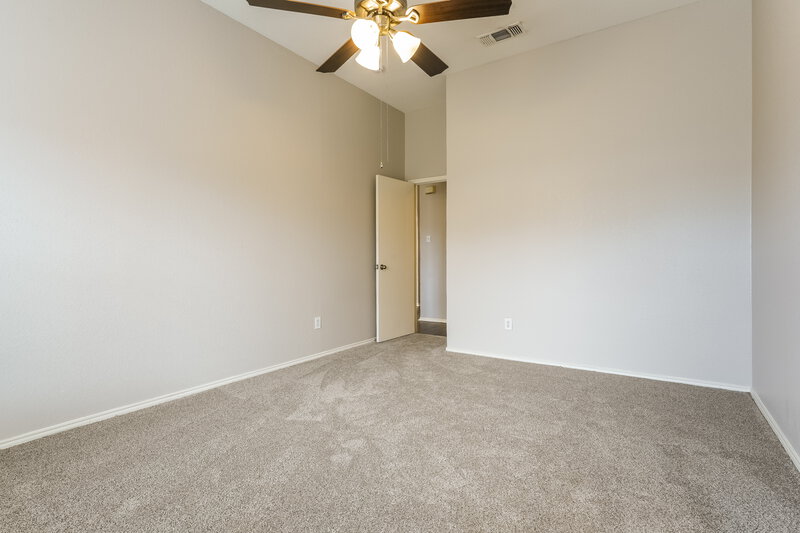 2,040/Mo, 900 Springfield Dr Cedar Hill, TX 75104 Main Bedroom View 2