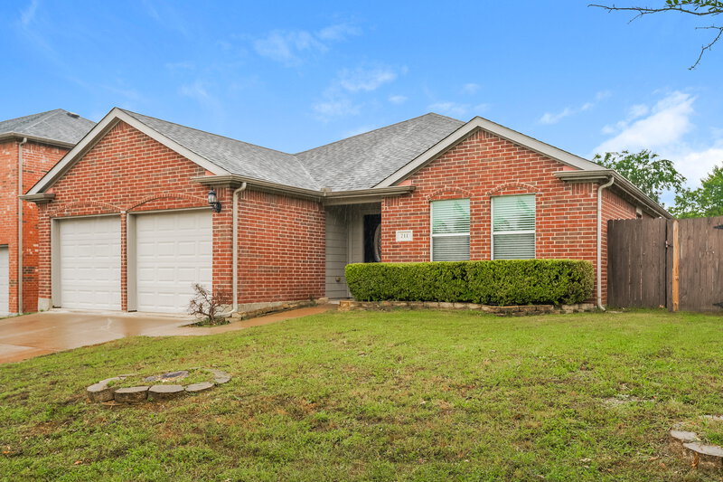 3,040/Mo, 711 River Run Dr Glenn Heights, TX 75154 Front View