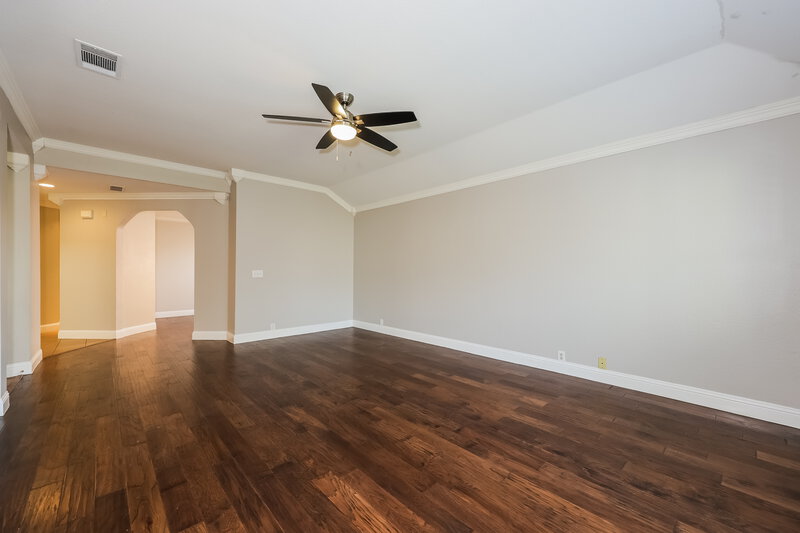 3,160/Mo, 711 River Run Dr Glenn Heights, TX 75154 Living Room View