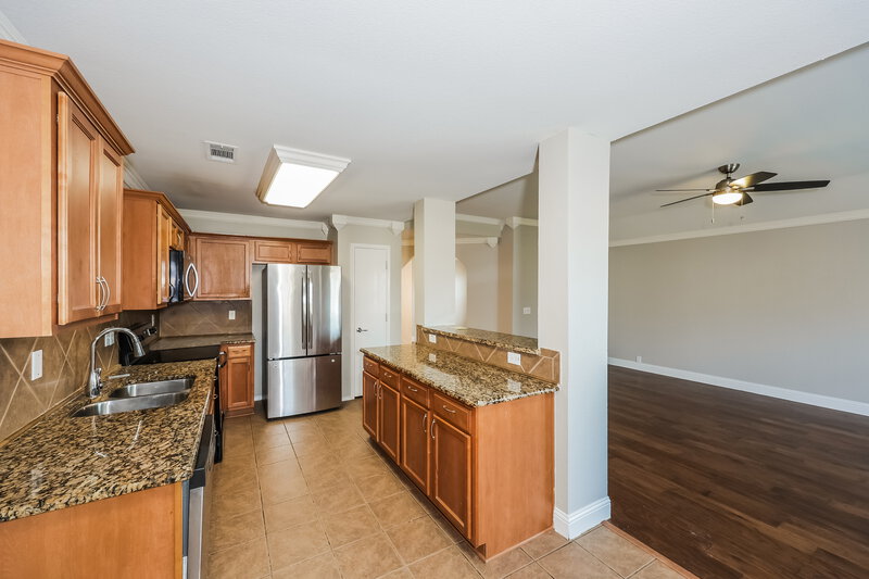 3,160/Mo, 711 River Run Dr Glenn Heights, TX 75154 Kitchen View