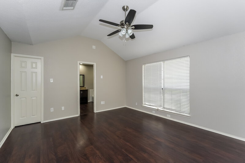2,465/Mo, 944 Aspen Dr Desoto, TX 75115 Main Bedroom View