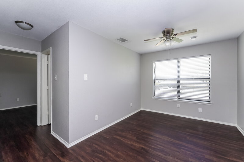 2,465/Mo, 944 Aspen Dr Desoto, TX 75115 Bedroom View 3